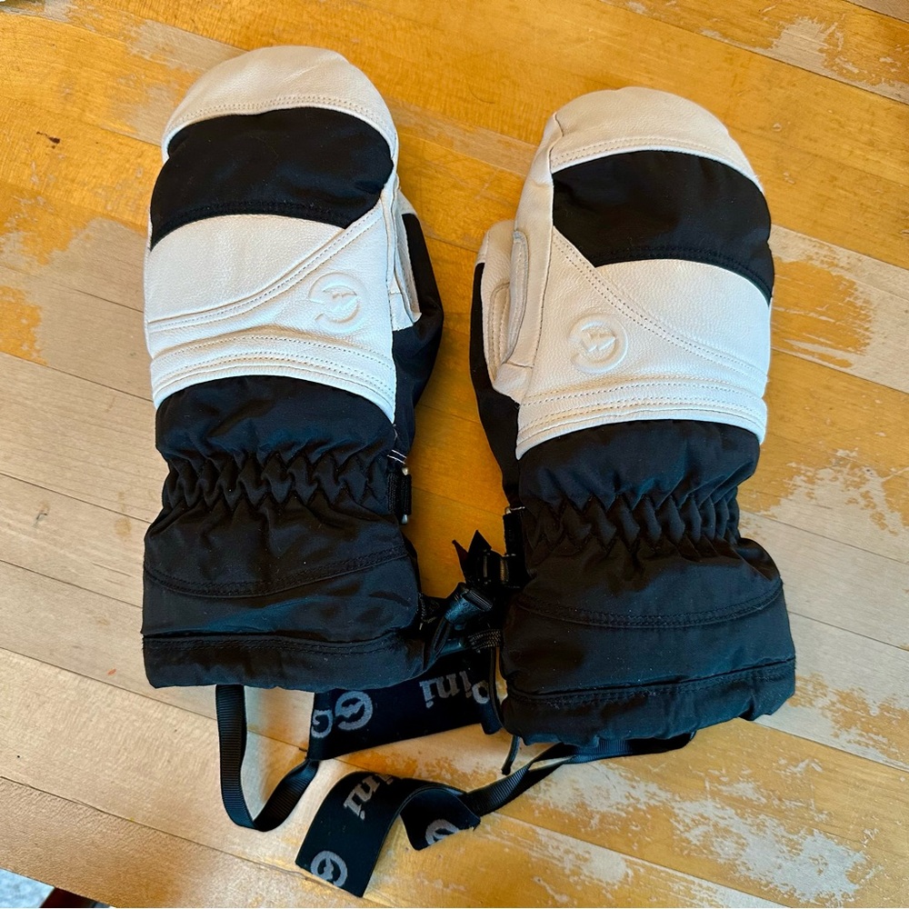 Women’s Gordini Haven Mittens Size M in White